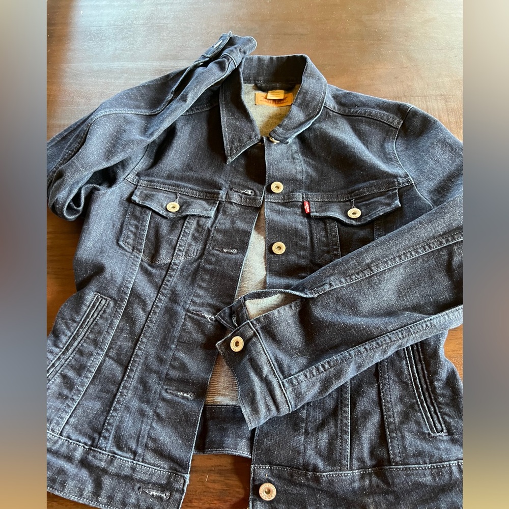 Dark Denim Levi’s jeans jacket